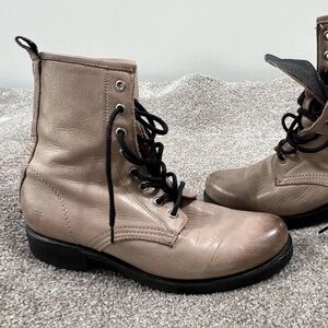 Frye Cream Boots Sz 8.5 New